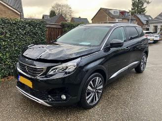 Voiture accidenté Peugeot 5008 7 persoons 1.2 EXE 131 PK  PANORAMA -LEER - CAMERA 2018/6