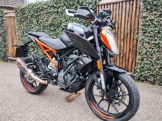 KTM 125 Duke ABS picture 8