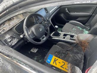 Auto incidentate Renault Mégane Megane IV Estate (RFBK), Combi 5-drs, 2016 1.3 TCE 160 16V 2021/1