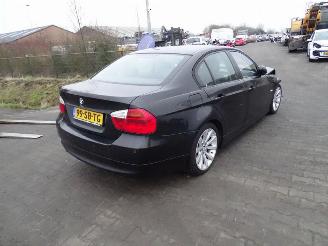 BMW 3-serie 320i picture 1