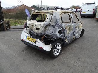 damaged passenger cars Smart Forfour 1.0 12v 2015/1