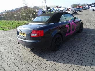 uszkodzony samochody osobowe Audi A4 cabrio 2.4 V6 2004/1