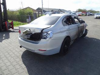 uszkodzony samochody osobowe BMW 3-serie 320d 2013/9
