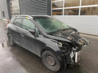 damaged passenger cars Renault Clio Clio IV Estate/Grandtour (7R), Combi 5-drs, 2012 0.9 Energy TCE 90 12V 2016/3