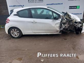 Damaged car Peugeot 208 208 I (CA/CC/CK/CL), Hatchback, 2012 / 2019 1.2 Vti 12V PureTech 82 2012/9