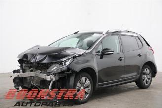 Damaged car Peugeot 2008 2008 (CU), MPV, 2013 / 2019 1.2 12V e-THP PureTech 110 2019/8