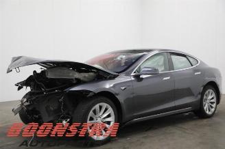 skadebil auto Tesla Model S Model S, Liftback, 2012 75D 2017/9