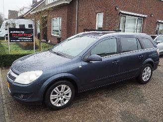 Salvage car Opel Astra Automaat 2008/1
