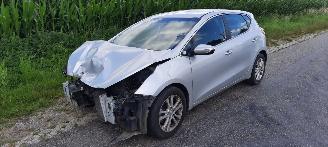 Salvage car Kia Cee d 1.6 crdi 2012/6