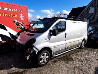  Renault Trafic 2.0 dci 2009/7