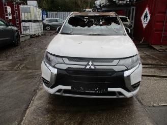 demontáž osobní automobily Mitsubishi Outlander  2021/1