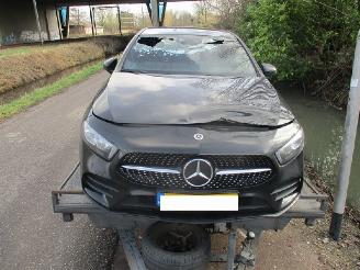 Vaurioauto  passenger cars Mercedes A-klasse  2019/1