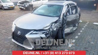 uszkodzony samochody osobowe Lexus UX UX, SUV, 2019 250h 2.0 16V 2020/3