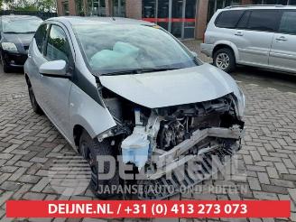 uszkodzony samochody osobowe Toyota Aygo Aygo (B40), Hatchback, 2014 1.0 12V VVT-i 2017/4