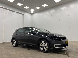 skadebil auto Volkswagen e-Golf DSG 100kw 5-drs Navi Clima 2019/7