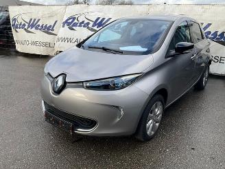 Vaurioauto  passenger cars Renault Zoé  2014/12