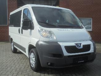 Peugeot Boxer 2.2 HDI  Premium 9 persoons, Airco, Standkachel picture 3