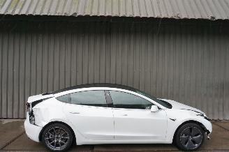 damaged passenger cars Tesla Model 3 60kWh 175kW Leder Standard RWD Plus 2019/12