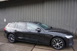 Volvo V-60 2.0 B3 120kW Automaat Led Momentum picture 2