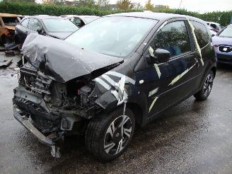 Vaurioauto  passenger cars Renault Twingo  2013/1