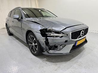 skadebil auto Volvo V-60 2.0 B3 Aut8 MHEV Momentum Advantage 2020/11
