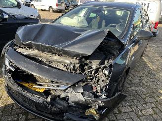 uszkodzony samochody ciężarowe Opel Astra Sports Tourer 1.0 Online Edition 2017/6