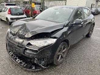 skadebil auto Renault Mégane 1.2 TCe Authentique  HB   ( 72369 Km ) 2014/3