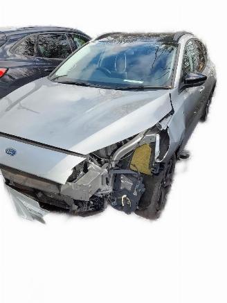 damaged microcars Ford Focus Active 2020/1
