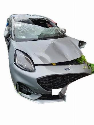 damaged passenger cars Ford Puma ST Line 2021/5