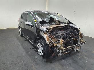 uszkodzony samochody osobowe Peugeot 3008 2.0 HDIF HYBRID4 2013/1