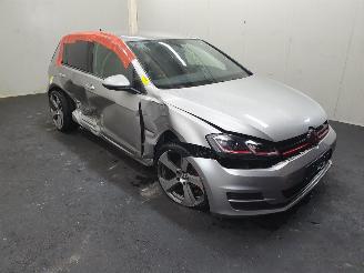 damaged passenger cars Volkswagen Golf 5G 1.2 TSI Comfortline 2015/3