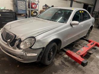 uszkodzony samochody osobowe Mercedes E-klasse E (W211), Sedan, 2002 / 2008 2.7 E-270 CDI 20V 2006/7