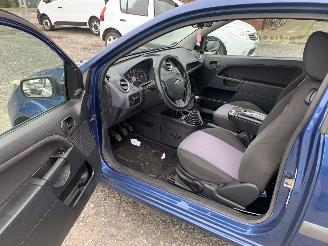 Ford Fiesta 1.3 picture 9