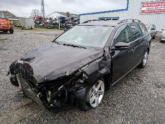 uszkodzony samochody osobowe Volkswagen Passat 2.0 TDI 2011/8