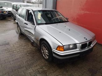 Coche siniestrado BMW 3-serie 3 serie Touring (E36/3), Combi, 1995 / 1999 320i 24V 1997/9