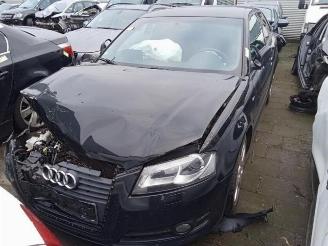 Voiture accidenté Audi A3 A3 Sportback (8PA), Hatchback 5-drs, 2004 / 2013 2.0 TDI 16V 2011/1