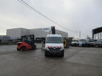 damaged commercial vehicles Renault Master HOOGTEWERKER 2017/11