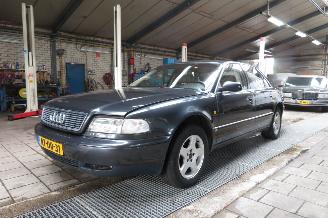 krockskadad bil auto Audi A8 4.2 V8 QUATTRO UIT EEN PRIVE VERZAMELING 1997/6