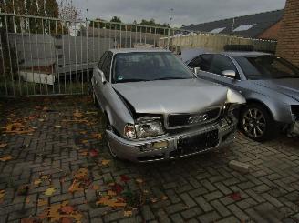uszkodzony samochody osobowe Audi 80  1990/1