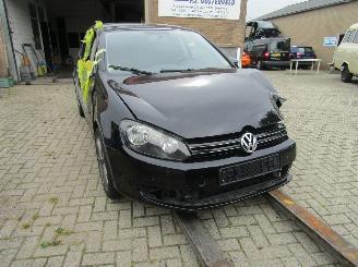 Voiture accidenté Volkswagen Golf  2010/1
