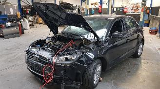 danneggiata veicoli commerciali Audi A1 A1 Sportback 1,2 TFSI Attraction Pro 2014/6