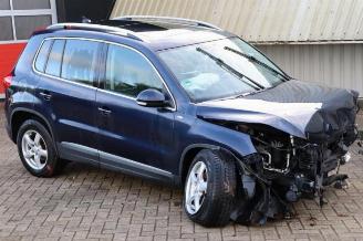 Voiture accidenté Volkswagen Tiguan Tiguan (5N1/2), SUV, 2007 / 2018 2.0 TDI 16V 4Motion 2015/2