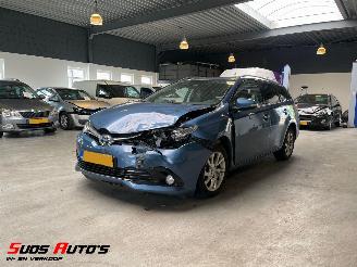 Vaurioauto  passenger cars Toyota Auris 1.8 Hybrid Dynamic Sports NL NAP! 2017/4