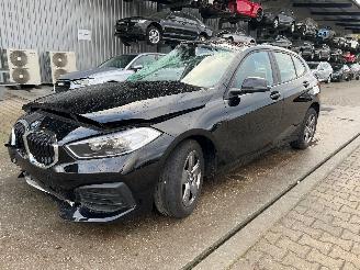 uszkodzony przyczepy kampingowe BMW 1-serie 118i 2019/9