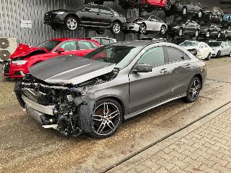 uszkodzony samochody ciężarowe Mercedes Cla-klasse CLA 220 CDI Coupe 2018/9