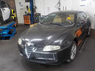 rozbiórka samochody osobowe Alfa Romeo GT GT (937) Coupé 2.0 JTS 16V (937.A.1000) [121kW]  (11-2003/09-2010) 2004