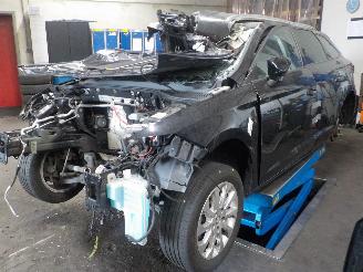 Salvage car Seat Leon Leon ST (5FF) Combi 5-drs 1.6 TDI 16V (CRKB) [81kW]  (09-2013/08-2020)= 2014/0