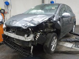 demontáž osobní automobily Peugeot 208 208 I (CA/CC/CK/CL) Hatchback 1.2 Vti 12V PureTech 82 (EB2F(HMZ)) [60k=
W]  (03-2012/12-2019) 2013/5
