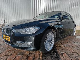 skadebil auto BMW 3-serie 3 serie (F30) Sedan 320i 2.0 16V (N20-B20A) [180kW]  (11-2011/10-2018)= 2012/2