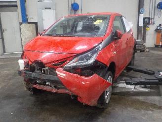 damaged passenger cars Toyota Aygo Aygo (B40) Hatchback 1.0 12V VVT-i (1KR-FE) [51kW]  (05-2014/06-2018) 2017/4